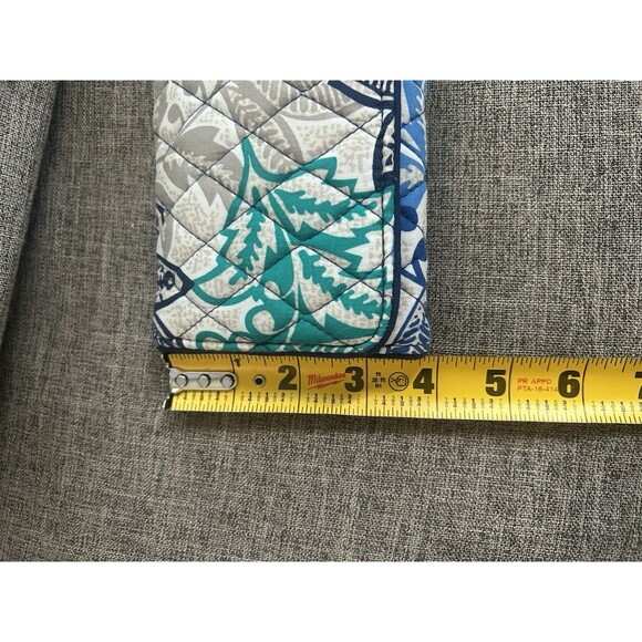 Vera Bradley Trifold Wallet In Santiago RFID Magnetic Closure - Picture 7 of 7